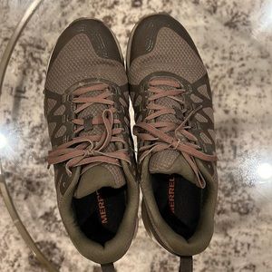 Merrell hiking shoes - worn once! Perfect for day hikes & lower impact